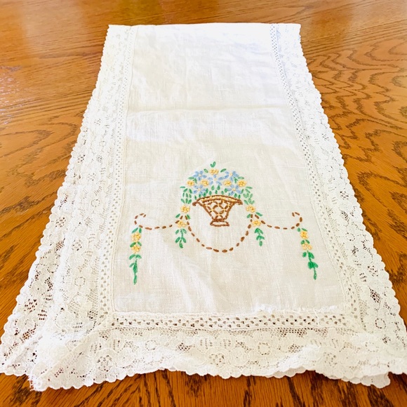 Vintage Other - Vintage Hand Embroidered Linen Lace Dresser Scarf